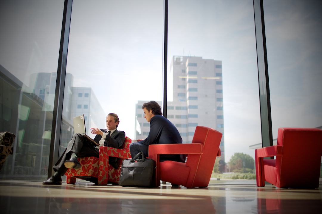 ERNST&YOUNG, photograph 1