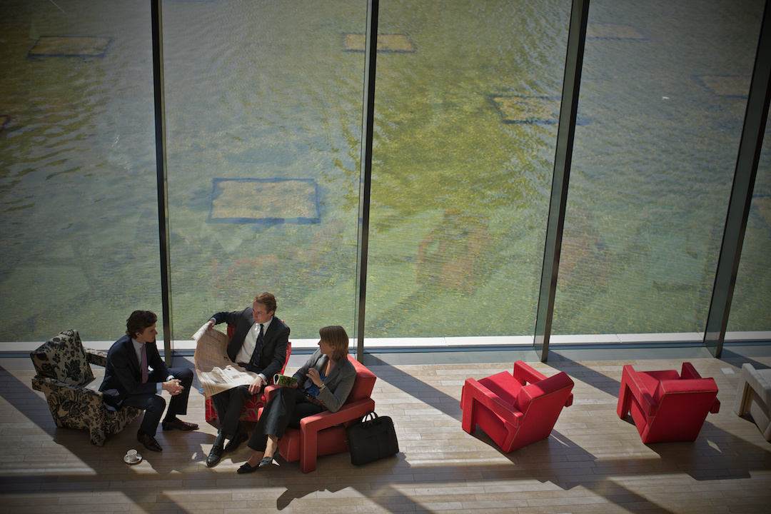 ERNST&YOUNG, photograph 2