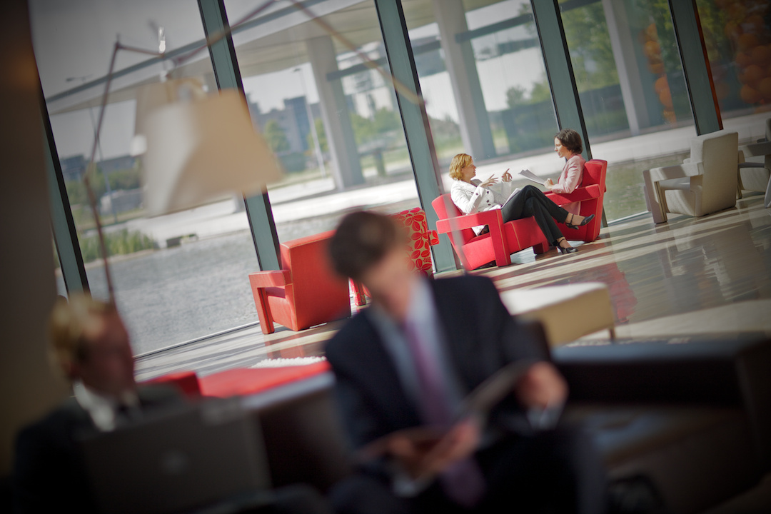 ERNST&YOUNG, photograph 3